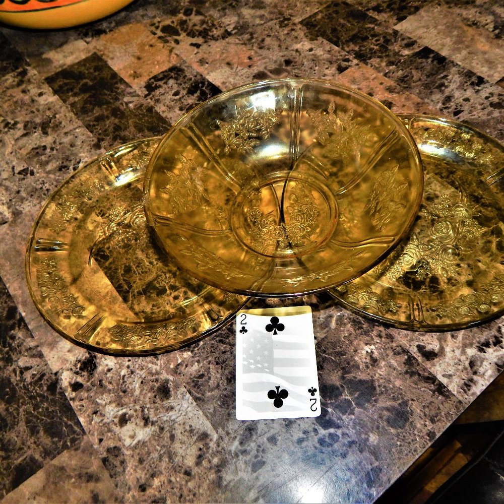 Vintage Depression Glass - Picture 5 of 9